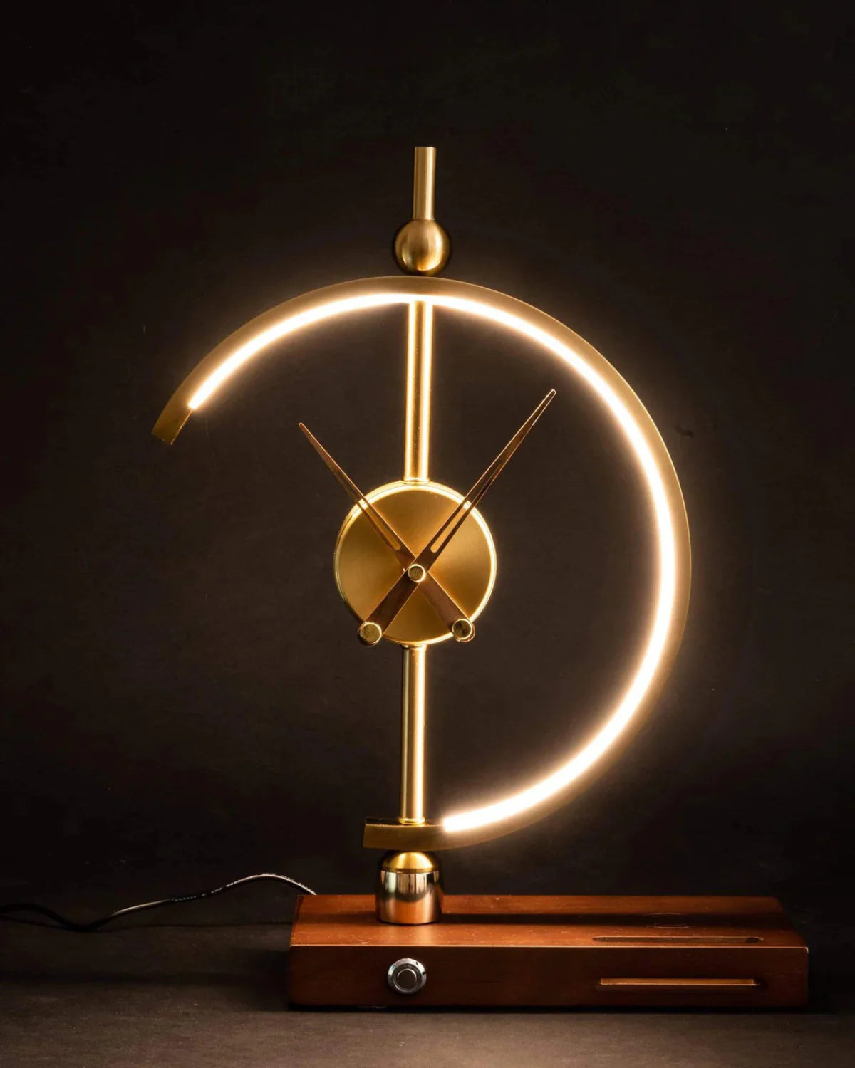 Aurvelle - Minimalist Sculptural Desk Clock