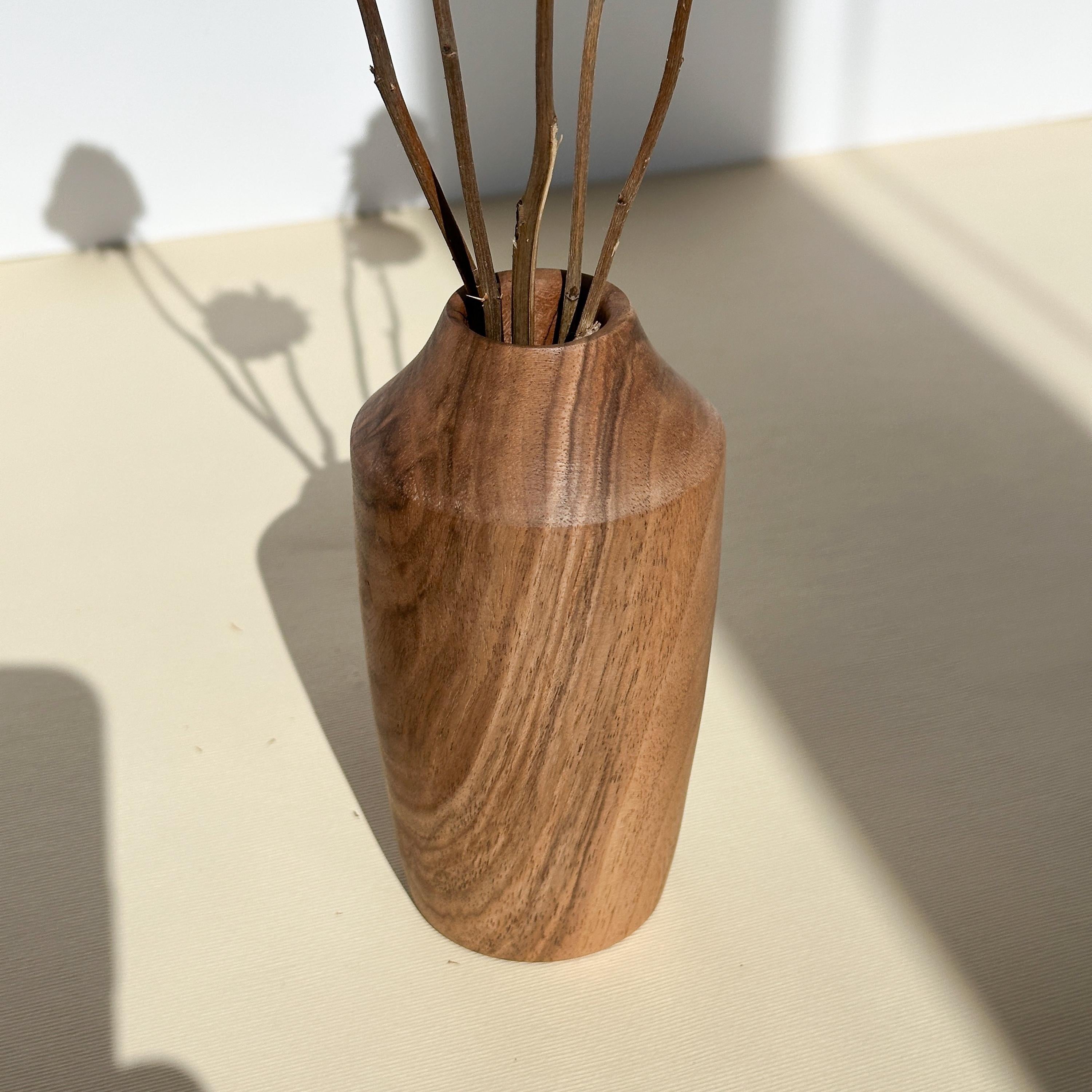 Handcrafted Walnut Wood Vase: Natural Home Decor for Dried Flowers