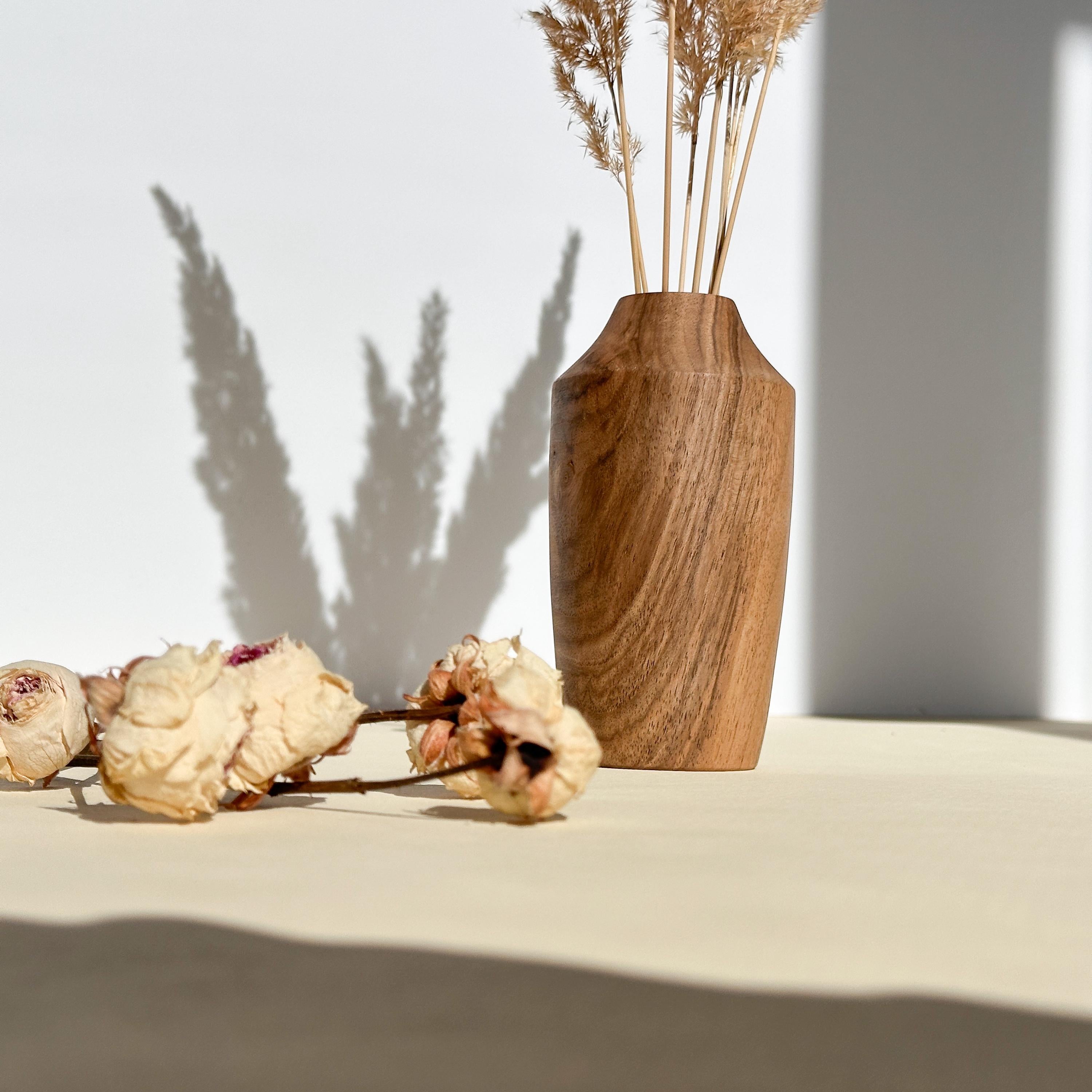 Handcrafted Walnut Wood Vase: Natural Home Decor for Dried Flowers